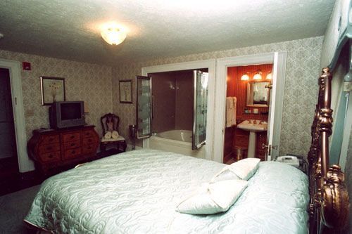 Julias Bed And Breakfast Hubbard Екстериор снимка