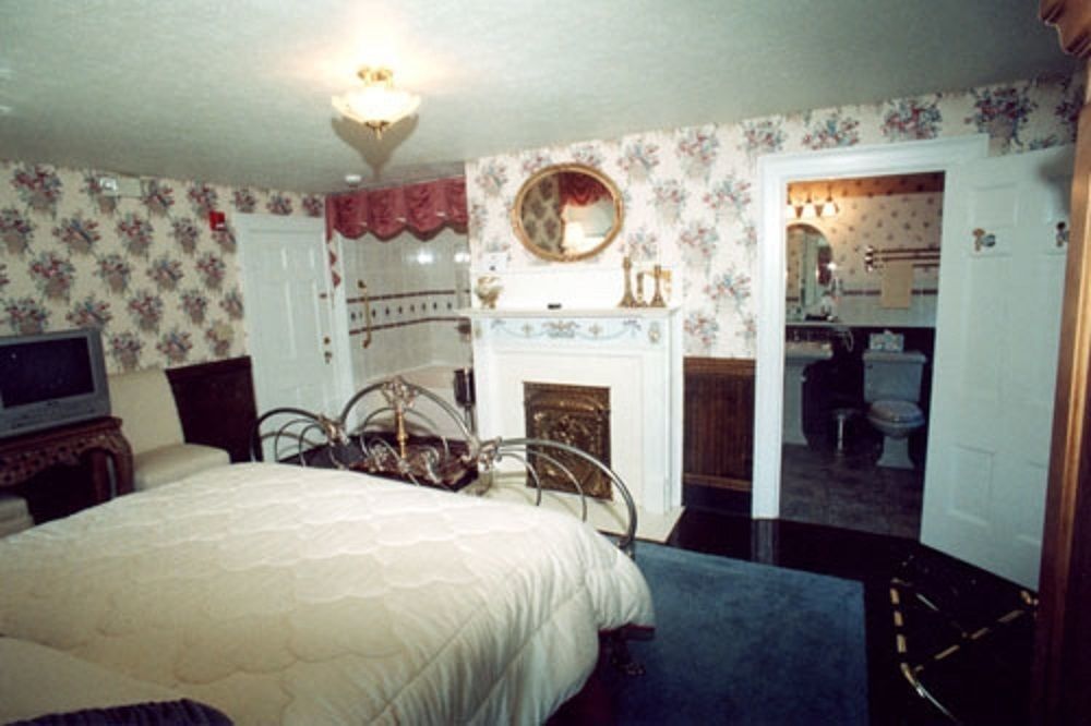 Julias Bed And Breakfast Hubbard Екстериор снимка