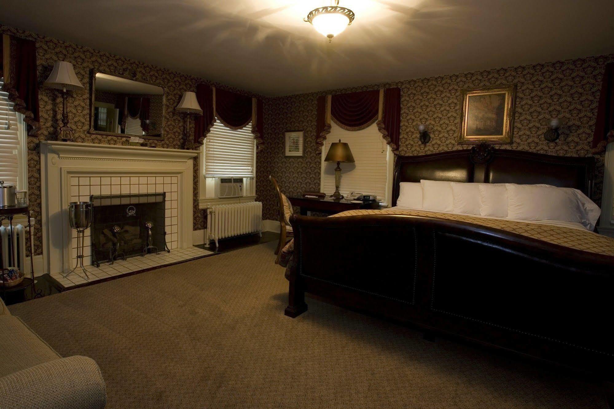 Julias Bed And Breakfast Hubbard Стая снимка