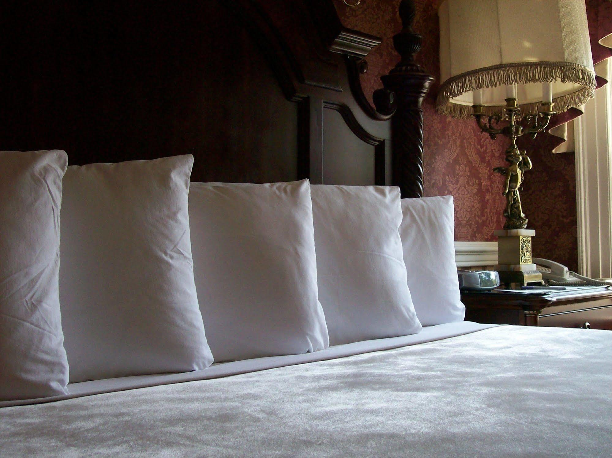 Julias Bed And Breakfast Hubbard Стая снимка